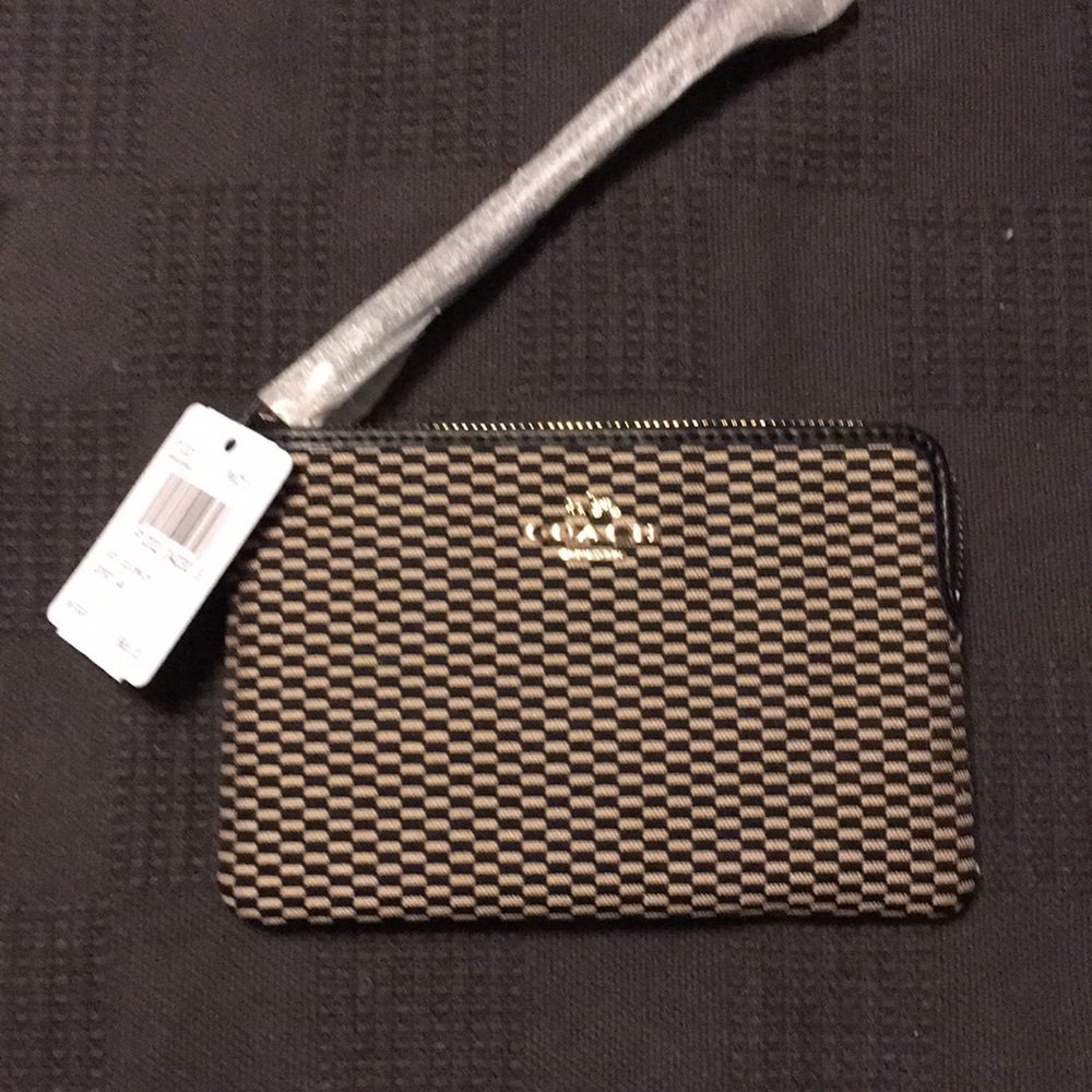 Women's Coach signature corner zip wristlet